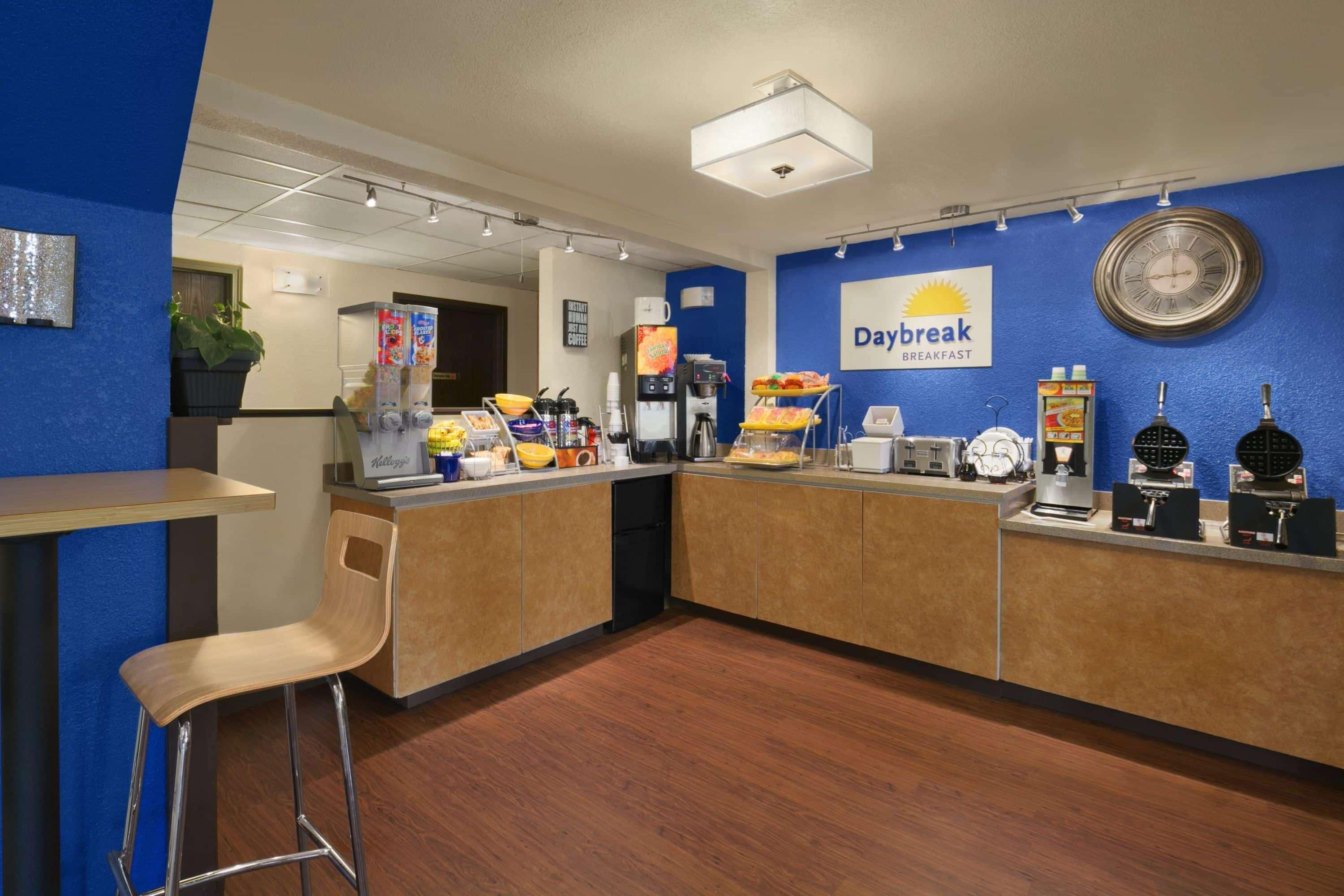 Days Inn & Suites By Wyndham Stevens Point Esterno foto