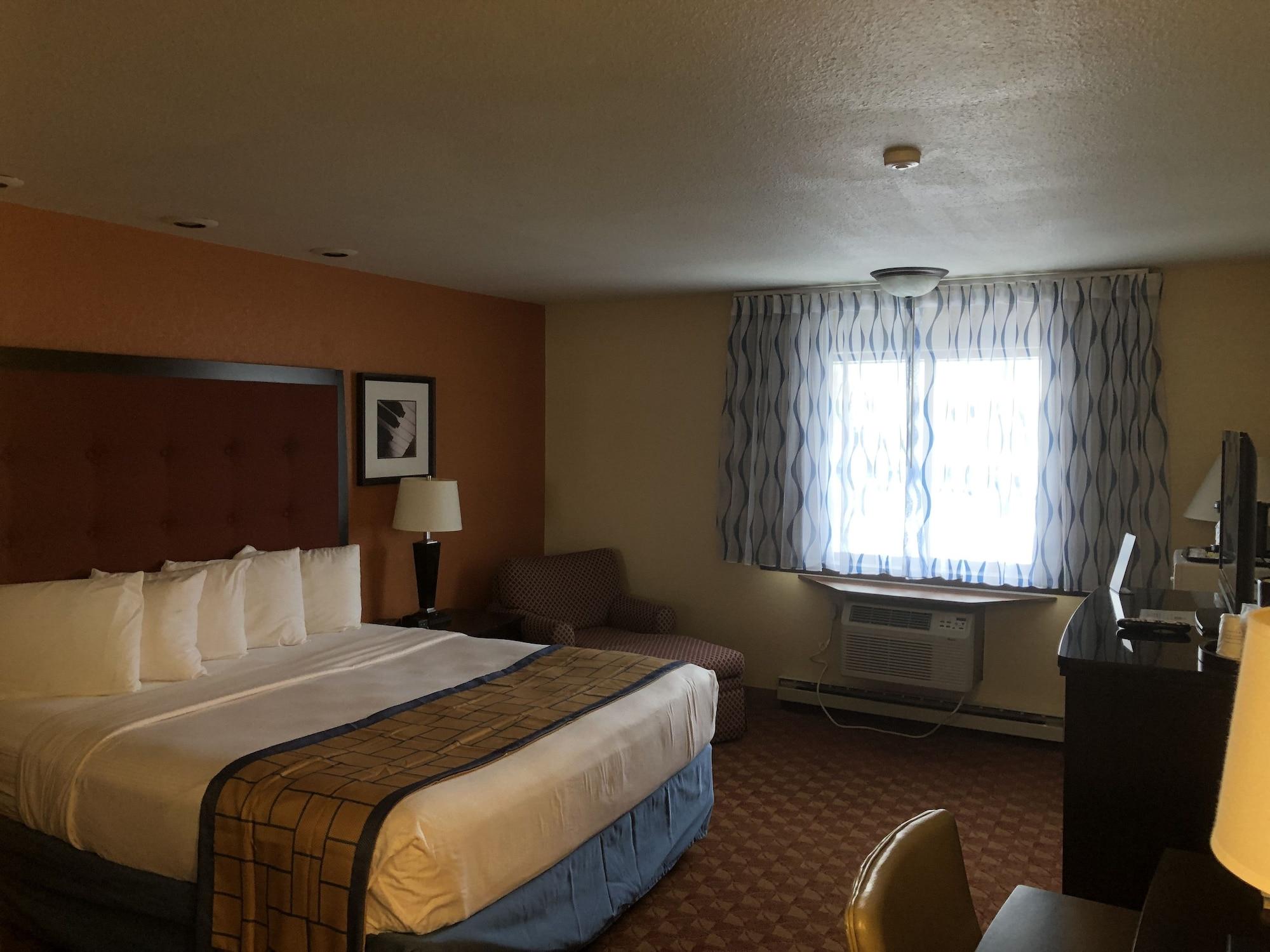 Days Inn & Suites By Wyndham Stevens Point Esterno foto