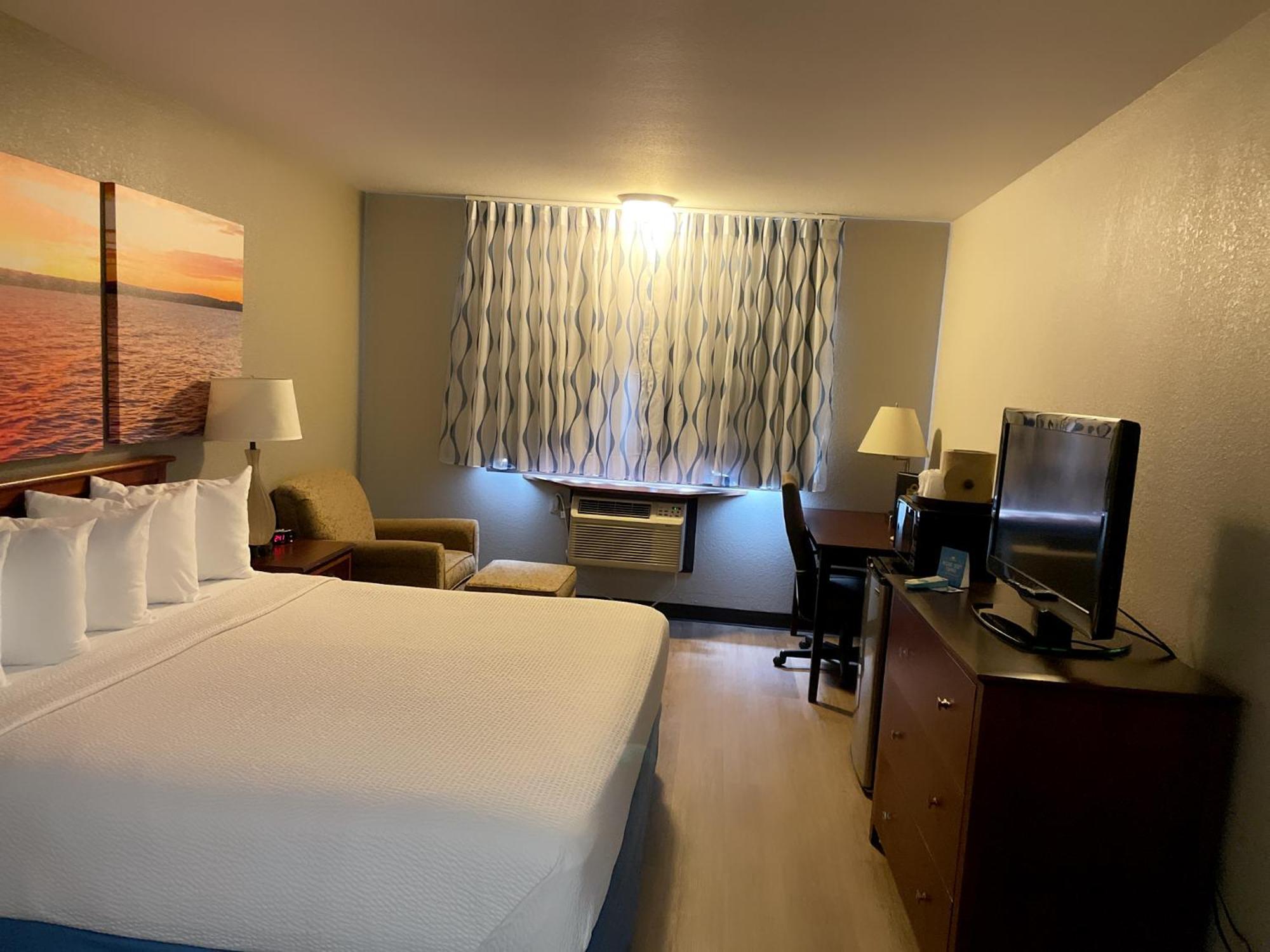 Days Inn & Suites By Wyndham Stevens Point Esterno foto