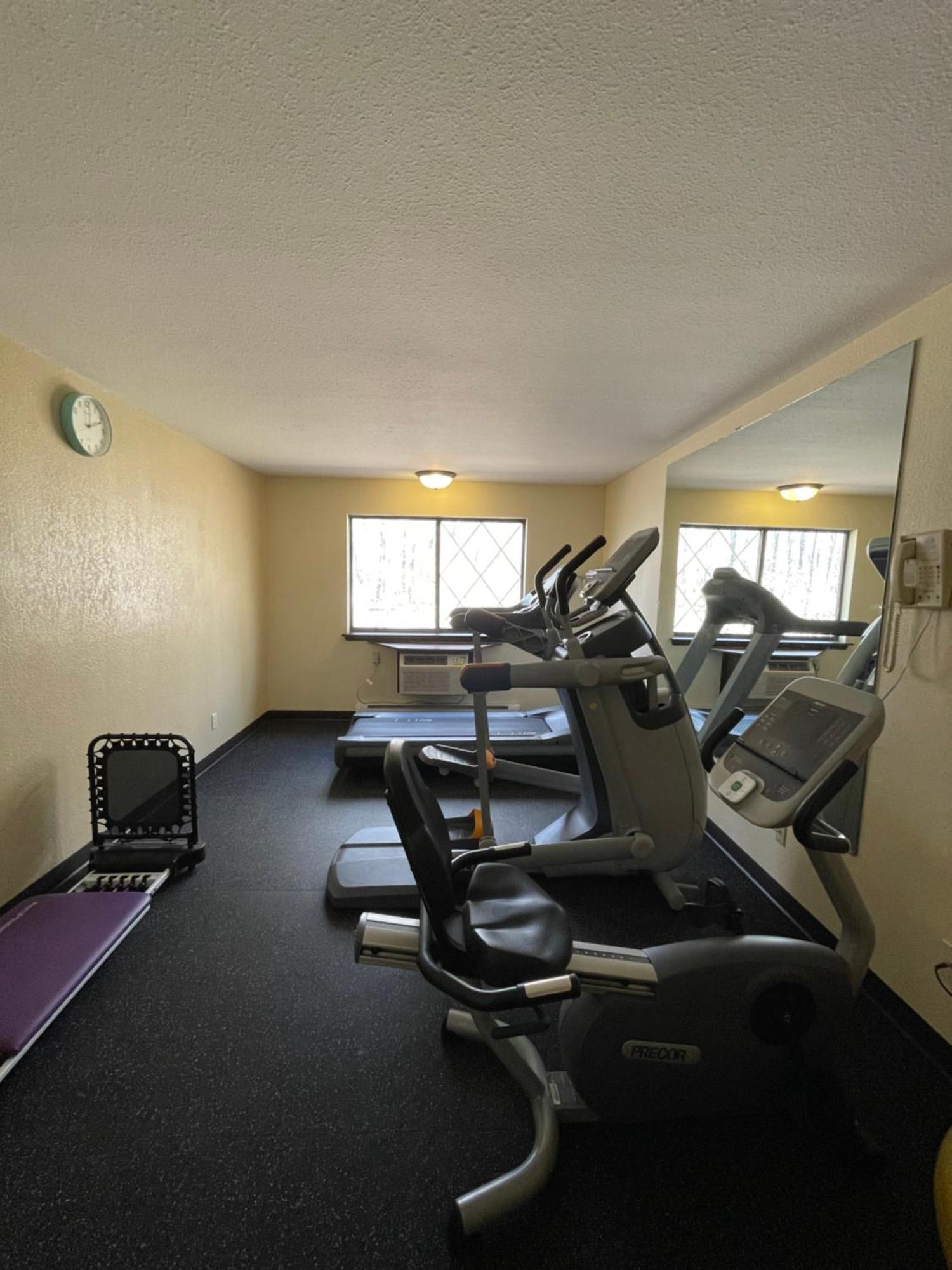Days Inn & Suites By Wyndham Stevens Point Esterno foto