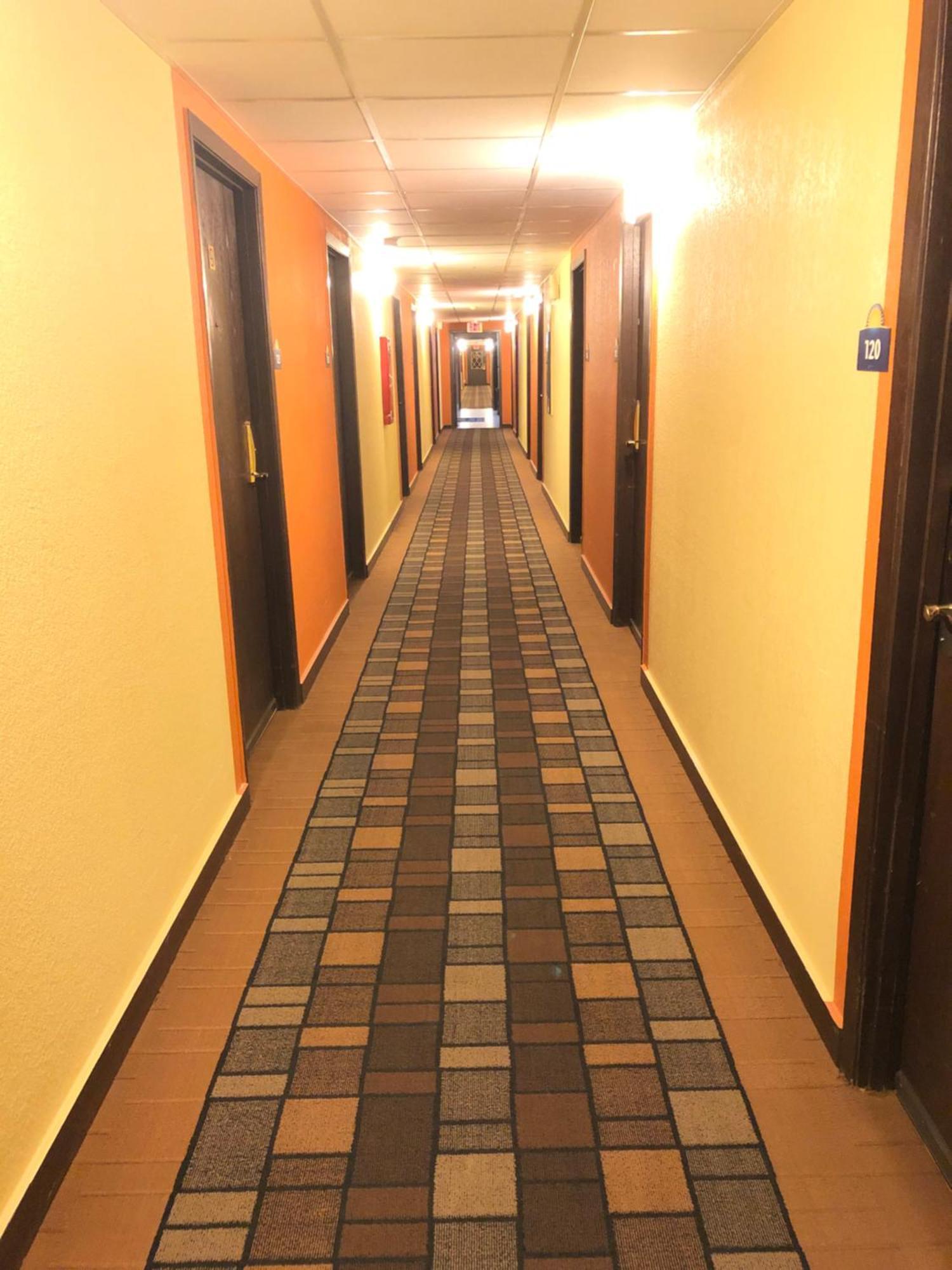 Days Inn & Suites By Wyndham Stevens Point Esterno foto