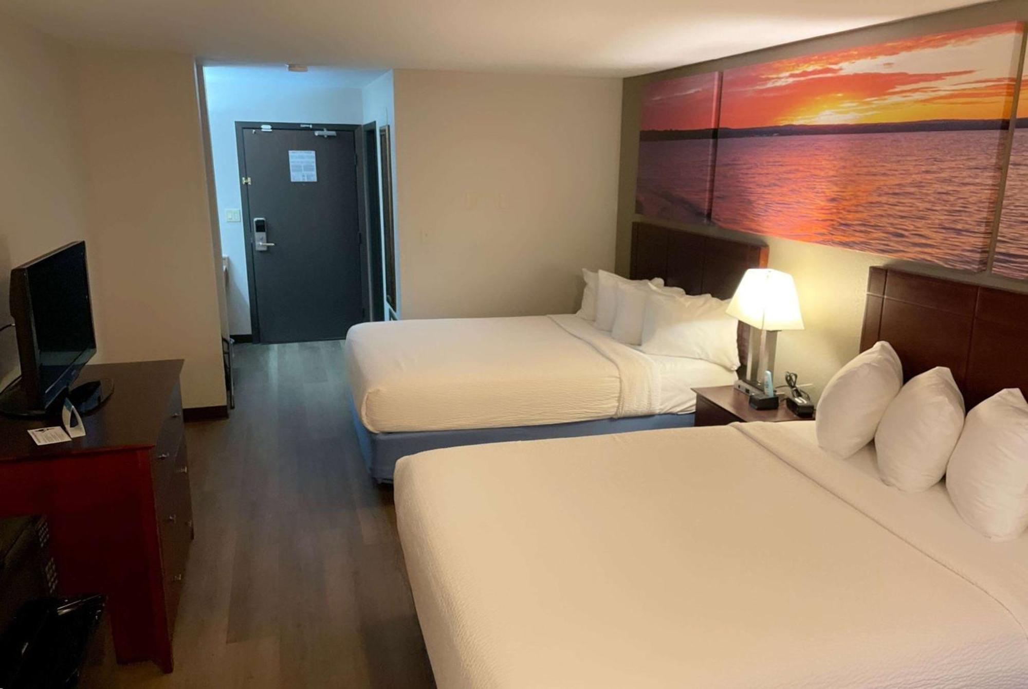 Days Inn & Suites By Wyndham Stevens Point Esterno foto