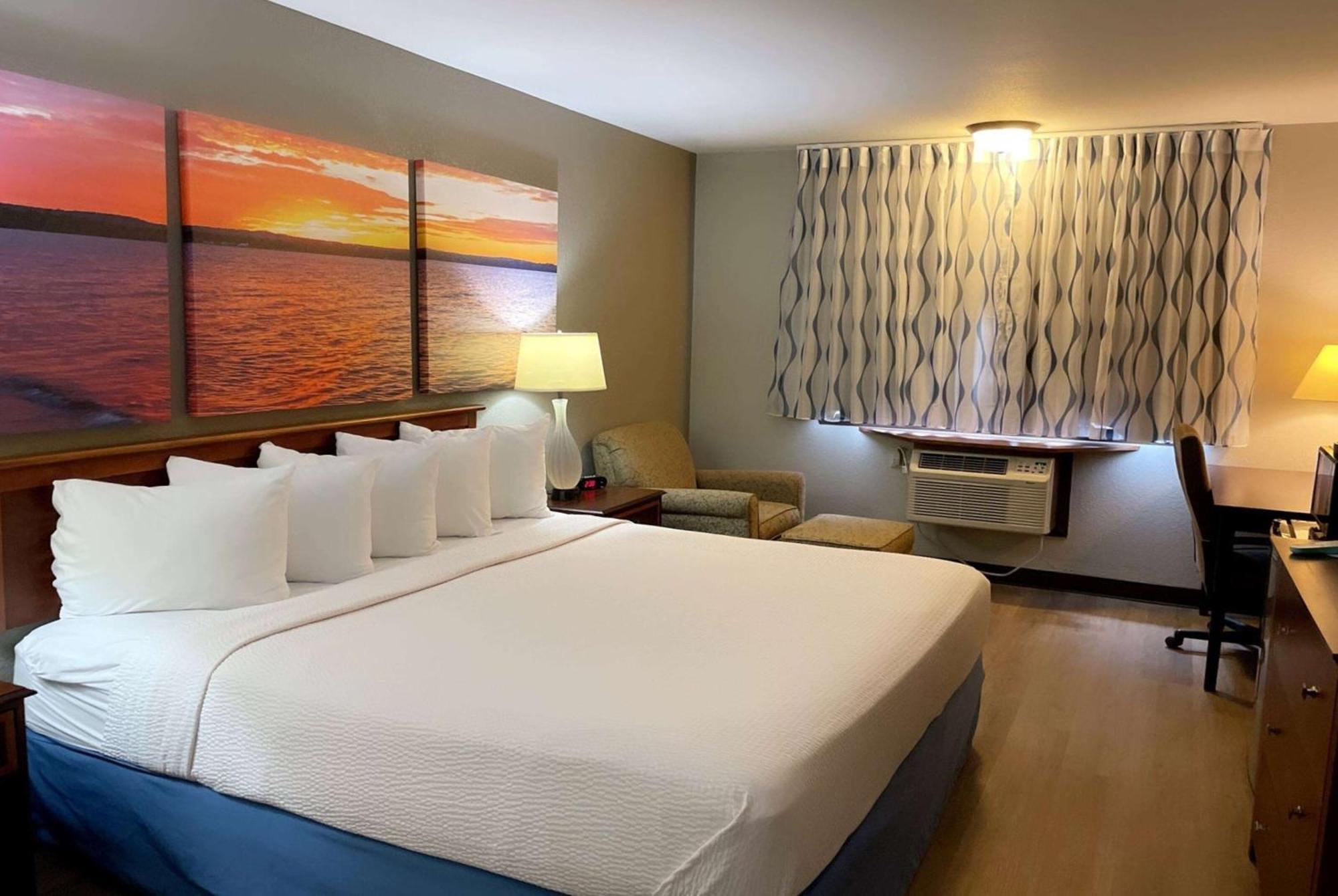 Days Inn & Suites By Wyndham Stevens Point Esterno foto