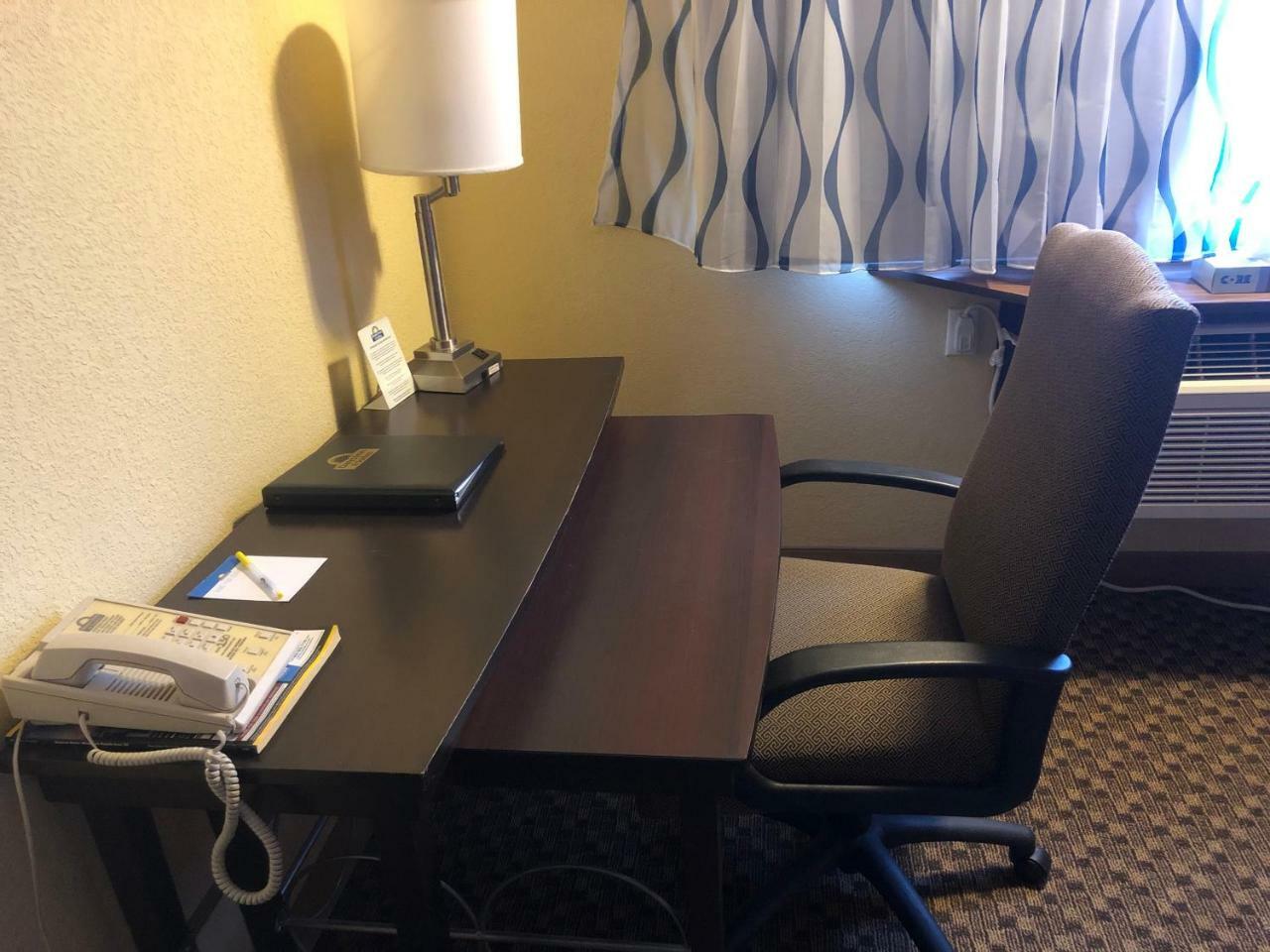 Days Inn & Suites By Wyndham Stevens Point Esterno foto